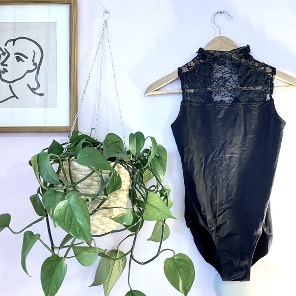 Leotard - Picture 1 of 3